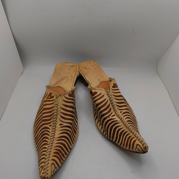 Unique Neutral Color, stunning pattern Low Mules! - Picture 2 of 6